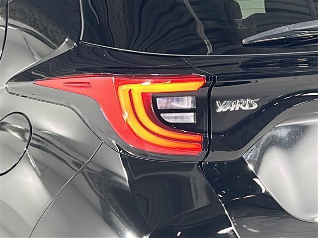 ヤリス ハイブリッドＺ　禁煙　ＴＲＤエアロ　純正ディスプレイオーディオ　ナビ／フルセグ　バックカメラ　セーフティセンス　レーダークルーズコントロール　シートヒーター　前後ドライブレコーダー　ＥＴＣ　純正アルミホイール（36枚目）