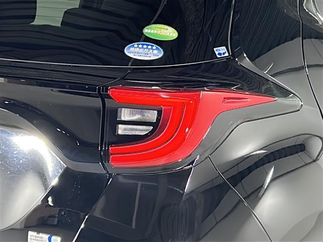 ヤリス ハイブリッドＺ　禁煙　ＴＲＤエアロ　純正ディスプレイオーディオ　ナビ／フルセグ　バックカメラ　セーフティセンス　レーダークルーズコントロール　シートヒーター　前後ドライブレコーダー　ＥＴＣ　純正アルミホイール（37枚目）