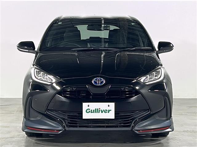 ヤリス ハイブリッドＺ　禁煙　ＴＲＤエアロ　純正ディスプレイオーディオ　ナビ／フルセグ　バックカメラ　セーフティセンス　レーダークルーズコントロール　シートヒーター　前後ドライブレコーダー　ＥＴＣ　純正アルミホイール（40枚目）