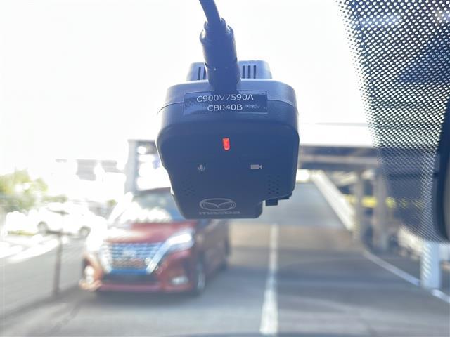 ＣＸ－８ ＸＤ　ブラックトーンエディション　禁煙　マツダコネクト　３６０°ビューモニター　ドライブレコーダー　ＥＴＣ　ＨＵＤ　ＢＳＭ　パワーバックドア　シートヒーター　ハーフレザー　パワーシート　ステアリングヒーター　パドルシフト　ルーフレール（19枚目）