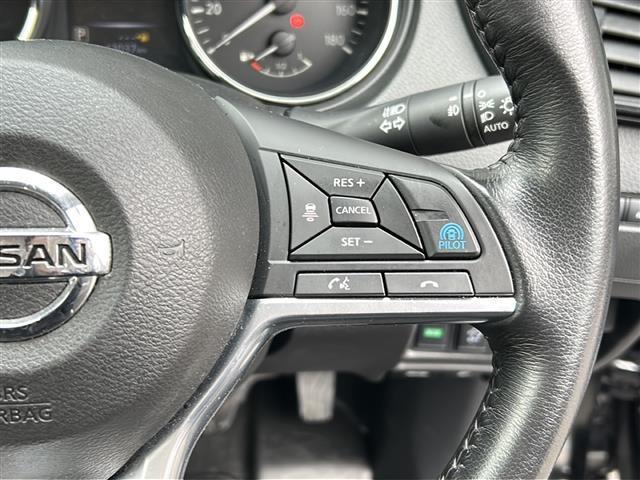 エクストレイル ２０Ｘｉ　禁煙　４ＷＤ　社外ナビ　アラウンドビューモニター　インテリジェントルームミラー　プロパイロット　ＢＳＷ　電動パーキング　オートホールド　前後ドライブレコーダー　レーダー探知機　ＥＴＣ　ＬＥＤライト（12枚目）