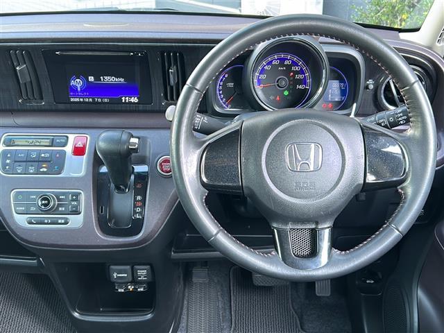 Ｎ－ＯＮＥ プレミアム・Ｌパッケージ　禁煙　純正ディスプレイオーディオ　バックカメラ　ＥＴＣ　ＨＩＤヘッドライト　フォグランプ　スマートキー　プッシュスタート　スペアキー　純正フロアマット　純正アルミホイール　革巻きステアリング（2枚目）