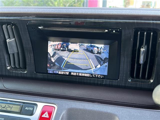 Ｎ－ＯＮＥ プレミアム・Ｌパッケージ　禁煙　純正ディスプレイオーディオ　バックカメラ　ＥＴＣ　ＨＩＤヘッドライト　フォグランプ　スマートキー　プッシュスタート　スペアキー　純正フロアマット　純正アルミホイール　革巻きステアリング（3枚目）