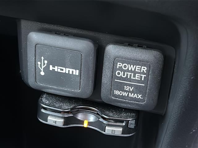 Ｎ－ＯＮＥ プレミアム・Ｌパッケージ　禁煙　純正ディスプレイオーディオ　バックカメラ　ＥＴＣ　ＨＩＤヘッドライト　フォグランプ　スマートキー　プッシュスタート　スペアキー　純正フロアマット　純正アルミホイール　革巻きステアリング（10枚目）