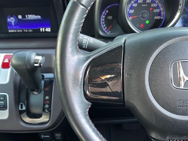 Ｎ－ＯＮＥ プレミアム・Ｌパッケージ　禁煙　純正ディスプレイオーディオ　バックカメラ　ＥＴＣ　ＨＩＤヘッドライト　フォグランプ　スマートキー　プッシュスタート　スペアキー　純正フロアマット　純正アルミホイール　革巻きステアリング（17枚目）