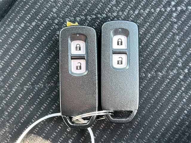 Ｎ－ＯＮＥ プレミアム・Ｌパッケージ　禁煙　純正ディスプレイオーディオ　バックカメラ　ＥＴＣ　ＨＩＤヘッドライト　フォグランプ　スマートキー　プッシュスタート　スペアキー　純正フロアマット　純正アルミホイール　革巻きステアリング（18枚目）