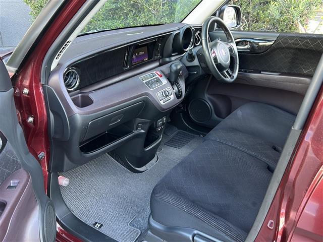 Ｎ－ＯＮＥ プレミアム・Ｌパッケージ　禁煙　純正ディスプレイオーディオ　バックカメラ　ＥＴＣ　ＨＩＤヘッドライト　フォグランプ　スマートキー　プッシュスタート　スペアキー　純正フロアマット　純正アルミホイール　革巻きステアリング（24枚目）