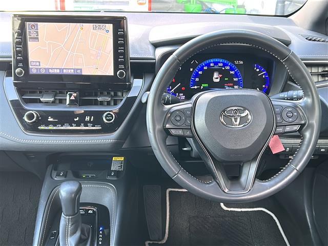 カローラツーリング ハイブリッド　ダブルバイビー　禁煙　純正９型ディスプレイ　ナビ　バックカメラ　シートヒーター　ステアリングヒーター　電動パーキングブレーキ　ブレーキホールド　ワイヤレス充電　ＥＴＣ　ハーフレザシート　レーダークルーズコントロール（2枚目）