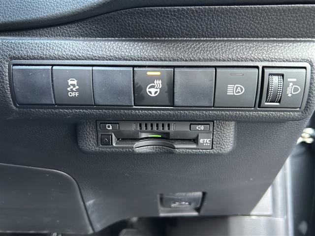 カローラツーリング ハイブリッド　ダブルバイビー　禁煙　純正９型ディスプレイ　ナビ　バックカメラ　シートヒーター　ステアリングヒーター　電動パーキングブレーキ　ブレーキホールド　ワイヤレス充電　ＥＴＣ　ハーフレザシート　レーダークルーズコントロール（15枚目）