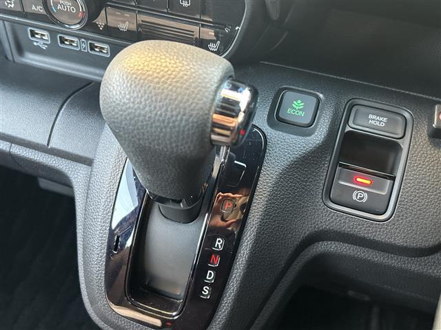 N-WGN L スタイル+ビター 禁煙車 ホンダセンシング 純正8インチナビ バックカメラ ビルトインETC 前後ドライブレコーダー ハーフレザーシート 前席シートヒーター LEDライト ヘッドライトレベライザー スマートキー(17枚目)