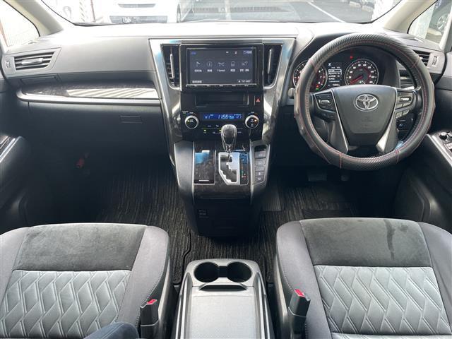ヴェルファイア ２．５Ｚ　禁煙　純正９型ナビ　フリップダウンモニター　トヨタセーフティセンス　ＰＫＳＢ　ＲＳＡ　ＬＴＡ　レーダークルーズコントロール　オートマチックハイビーム　パワースライドドア　ＥＴＣ　スペアタイヤ　スペアキ（3枚目）