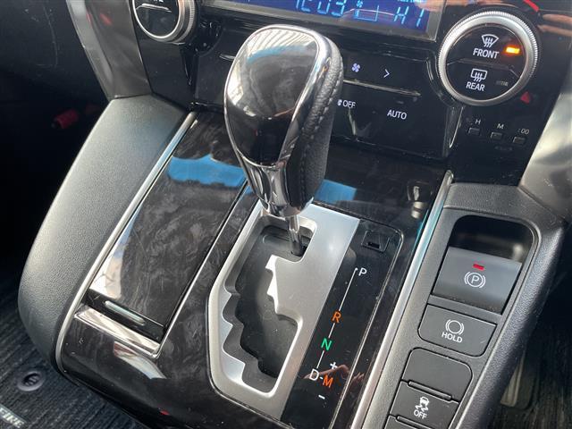 ヴェルファイア ２．５Ｚ　禁煙　純正９型ナビ　フリップダウンモニター　トヨタセーフティセンス　ＰＫＳＢ　ＲＳＡ　ＬＴＡ　レーダークルーズコントロール　オートマチックハイビーム　パワースライドドア　ＥＴＣ　スペアタイヤ　スペアキ（10枚目）
