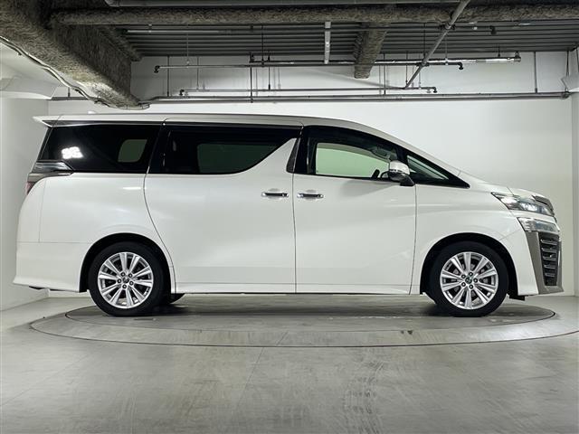 ヴェルファイア ２．５Ｚ　禁煙　純正９型ナビ　フリップダウンモニター　トヨタセーフティセンス　ＰＫＳＢ　ＲＳＡ　ＬＴＡ　レーダークルーズコントロール　オートマチックハイビーム　パワースライドドア　ＥＴＣ　スペアタイヤ　スペアキ（42枚目）