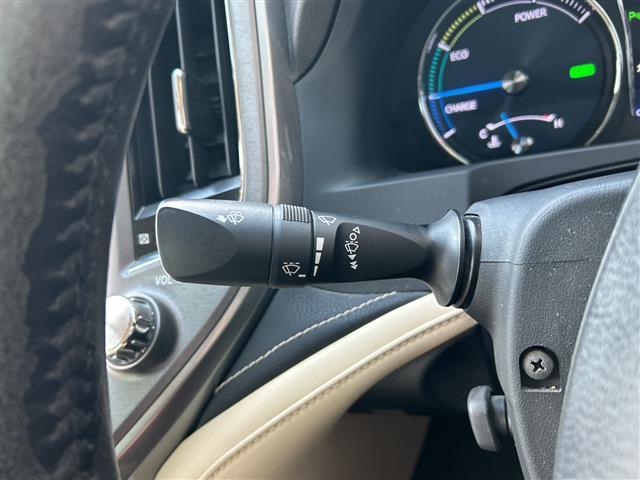 クラウンハイブリッド ロイヤルサルーン　禁煙　純正ナビ　レーダークルーズコントロール　ＰＣＳ　オートライト　ＬＥＤヘッドライト　フォグランプ　シートヒーター　パワーシート　革巻きステアリング　ステアリングヒーター　純正フロアマット　ＥＴＣ（11枚目）