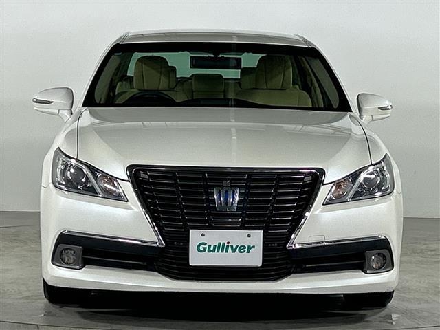 クラウンハイブリッド ロイヤルサルーン　禁煙　純正ナビ　レーダークルーズコントロール　ＰＣＳ　オートライト　ＬＥＤヘッドライト　フォグランプ　シートヒーター　パワーシート　革巻きステアリング　ステアリングヒーター　純正フロアマット　ＥＴＣ（29枚目）