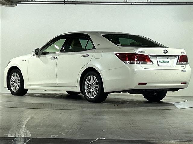 クラウンハイブリッド ロイヤルサルーン　禁煙　純正ナビ　レーダークルーズコントロール　ＰＣＳ　オートライト　ＬＥＤヘッドライト　フォグランプ　シートヒーター　パワーシート　革巻きステアリング　ステアリングヒーター　純正フロアマット　ＥＴＣ（43枚目）