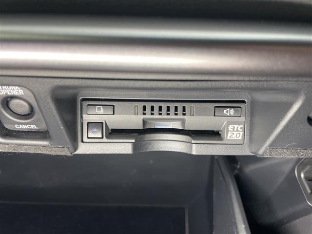 クラウンハイブリッド ＲＳアドバンス　禁煙　後期型　デジタルミラー　ムーンルーフ　モデリスタエアロ　純正１２．３インチナビ　純正アルミ　Ｂｌｕ－ｒａｙ／ＤＴＶ／Ｂｌｕｅｔｏｏｔｈ　セーフティパッケージプラス　パノラミックビューモニター（21枚目）