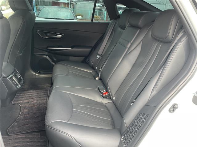 クラウンハイブリッド ＲＳアドバンス　禁煙　後期型　デジタルミラー　ムーンルーフ　モデリスタエアロ　純正１２．３インチナビ　純正アルミ　Ｂｌｕ－ｒａｙ／ＤＴＶ／Ｂｌｕｅｔｏｏｔｈ　セーフティパッケージプラス　パノラミックビューモニター（28枚目）