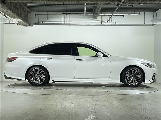 クラウンハイブリッド ＲＳアドバンス　禁煙　後期型　デジタルミラー　ムーンルーフ　モデリスタエアロ　純正１２．３インチナビ　純正アルミ　Ｂｌｕ－ｒａｙ／ＤＴＶ／Ｂｌｕｅｔｏｏｔｈ　セーフティパッケージプラス　パノラミックビューモニター（42枚目）