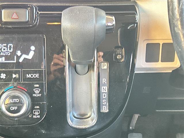 ムーヴキャンバス Ｇブラックインテリアリミテッド　ＳＡＩＩＩ　禁煙車　スマートアシスト　純正ナビ　全方位カメラ　ＥＴＣ　ドライブレコーダー　両側パワースライドドア　ＬＥＤヘッドライト　誤発進抑制制御　衝突被害軽減ブレーキ　純正フロアマット　純正ドアバイザー（9枚目）