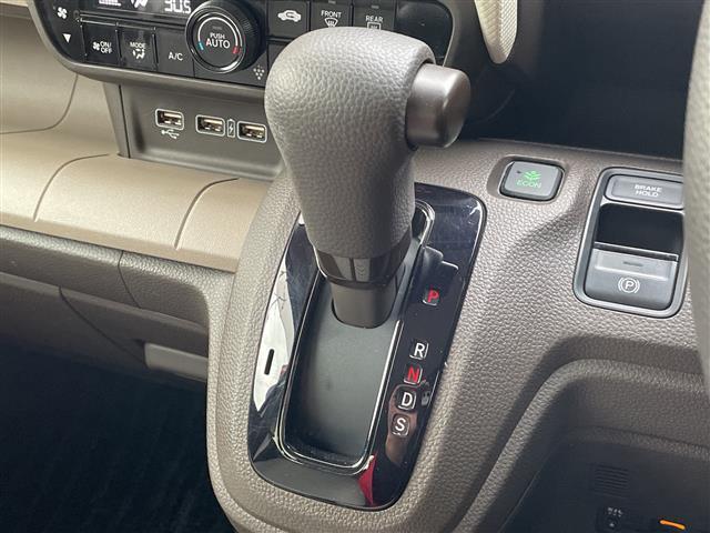 �K���X�R�[�e�B���O�A�i�r�Q�[�V�����A�d�s�b�ȂǁA���̑��̃p�[�c�̎��t�������ς���̂����k�������Ă���܂��I�I�N���}�̂��Ɖ��ł����C�����������I