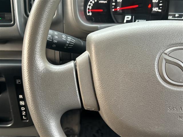 スクラム ＰＣスペシャル　禁煙　４ＷＤ　衝突軽減ブレーキ　車線逸脱警報　横滑り防止　パーキングセンサー　オートライト　電動格納ミラー　リモコンキー　ドアバイザー　フロアマット　オーバーヘッドコンソール（9枚目）