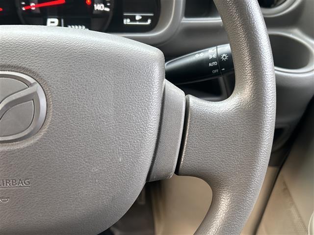 スクラム ＰＣスペシャル　禁煙　４ＷＤ　衝突軽減ブレーキ　車線逸脱警報　横滑り防止　パーキングセンサー　オートライト　電動格納ミラー　リモコンキー　ドアバイザー　フロアマット　オーバーヘッドコンソール（10枚目）