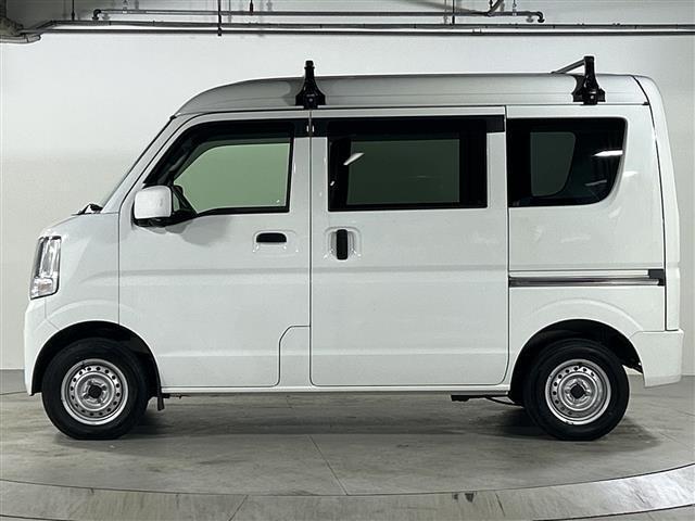 スクラム ＰＣスペシャル　禁煙　４ＷＤ　衝突軽減ブレーキ　車線逸脱警報　横滑り防止　パーキングセンサー　オートライト　電動格納ミラー　リモコンキー　ドアバイザー　フロアマット　オーバーヘッドコンソール（43枚目）