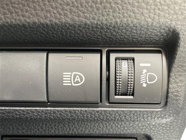 カローラクロス ハイブリッド　Ｚ　禁煙　パノラマルーフ　純正ナビ　パノラミックビューモニター　パキングアシスト　クリアランスソナー　ＢＳＭ　パワーバックドア　シートヒーター　ハーフレザーシート　ＬＥＤヘッドライト　フォグ　ＥＴＣ２．０（19枚目）