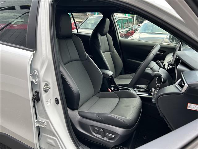 カローラクロス ハイブリッド　Ｚ　禁煙　パノラマルーフ　純正ナビ　パノラミックビューモニター　パキングアシスト　クリアランスソナー　ＢＳＭ　パワーバックドア　シートヒーター　ハーフレザーシート　ＬＥＤヘッドライト　フォグ　ＥＴＣ２．０（23枚目）