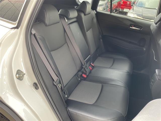 カローラクロス ハイブリッド　Ｚ　禁煙　パノラマルーフ　純正ナビ　パノラミックビューモニター　パキングアシスト　クリアランスソナー　ＢＳＭ　パワーバックドア　シートヒーター　ハーフレザーシート　ＬＥＤヘッドライト　フォグ　ＥＴＣ２．０（27枚目）