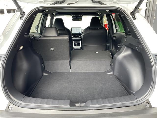 カローラクロス ハイブリッド　Ｚ　禁煙　パノラマルーフ　純正ナビ　パノラミックビューモニター　パキングアシスト　クリアランスソナー　ＢＳＭ　パワーバックドア　シートヒーター　ハーフレザーシート　ＬＥＤヘッドライト　フォグ　ＥＴＣ２．０（32枚目）