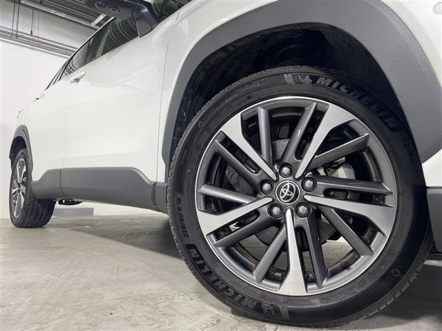 カローラクロス ハイブリッド　Ｚ　禁煙　パノラマルーフ　純正ナビ　パノラミックビューモニター　パキングアシスト　クリアランスソナー　ＢＳＭ　パワーバックドア　シートヒーター　ハーフレザーシート　ＬＥＤヘッドライト　フォグ　ＥＴＣ２．０（39枚目）