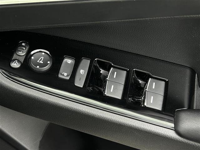 ヴェゼル ｅ：ＨＥＶ　Ｚ　ホンダコネクトディスプレー　バックカメラ　フルセグテレビ　スマートフォン連携　ホンダセンシング　ブラインドスポットインフォメーション　後退出庫サポート　ワイヤレス充電器　ヒルディセントコントロール（29枚目）