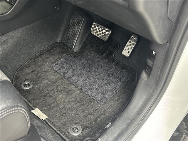 ヴェゼル ハイブリッドＲＳ・ホンダセンシング　ホンダセンシング　純正７インチメモリナビ　バックカメラ　ビルトインＥＴＣ　前方ドライブレコーダー　ＣＭＢＳ　標識認識機能　先行車発進告知　オートブレーキホールド　電動パーキングブレーキ　パドルシフト（39枚目）