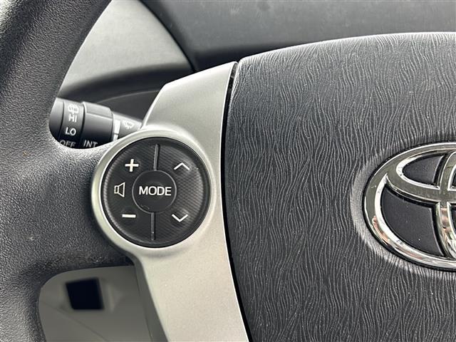 プリウス S 純正ナビ フルセグTV Bluetooth SDサーバー バックカメラ キセノンヘッドライト ビルトインETC 純正15インチアルミホイール スマートキー 純正フロアマット 布系シート エアバック(7枚目)