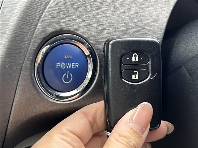 プリウス S 純正ナビ フルセグTV Bluetooth SDサーバー バックカメラ キセノンヘッドライト ビルトインETC 純正15インチアルミホイール スマートキー 純正フロアマット 布系シート エアバック(12枚目)
