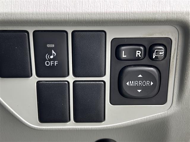 プリウス S 純正ナビ フルセグTV Bluetooth SDサーバー バックカメラ キセノンヘッドライト ビルトインETC 純正15インチアルミホイール スマートキー 純正フロアマット 布系シート エアバック(13枚目)
