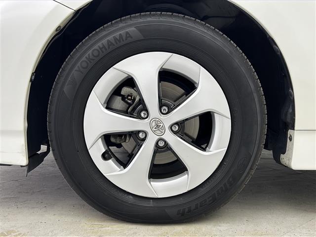 プリウス S 純正ナビ フルセグTV Bluetooth SDサーバー バックカメラ キセノンヘッドライト ビルトインETC 純正15インチアルミホイール スマートキー 純正フロアマット 布系シート エアバック(20枚目)