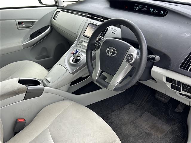 プリウス S 純正ナビ フルセグTV Bluetooth SDサーバー バックカメラ キセノンヘッドライト ビルトインETC 純正15インチアルミホイール スマートキー 純正フロアマット 布系シート エアバック(30枚目)