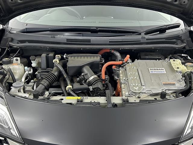 ノート e-パワーオーテック スポーツスペック 純正ナビ アラウンドビューモニター エマージェンシーブレーキ レーンキープアシスト オーテックシート  フルセグTV Bluetooth CD DVD USB接続 前後コーナーセンサー スペアキー(41枚目)