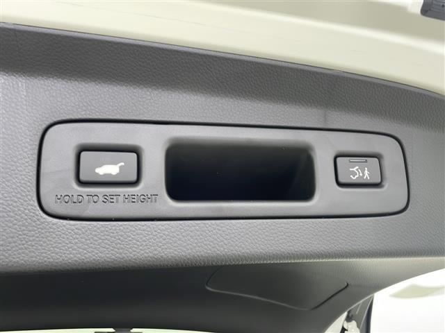 ヴェゼル e:HEV Z 登録済未使用車 純正9インチナビ付ディスプレイ バックカメラ フルセグTV ビルトインETC2.0 パワーバックドア 置くだけ充電 電動パーキングブレーキ 衝突軽減ブレーキ ブラインドスポットモニター(7枚目)