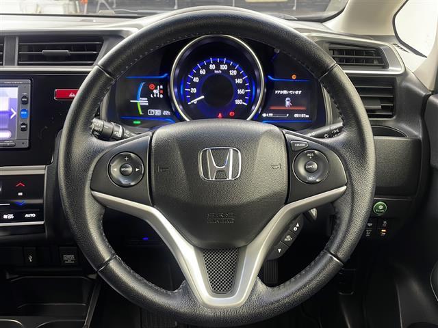 フィットハイブリッド Lパッケージ 純正7インチインターナビ TV CD DVD BT バックカメラ ハーフレザーシート あんしんパッケージ クルーズコントロール 純正フロアマット ETC スマートキー スペアキー タッチパネル式AAC(9枚目)