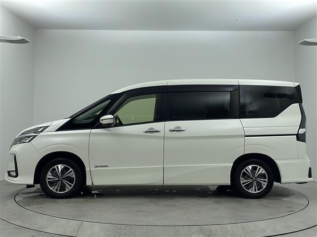 セレナ e-パワー ハイウェイスターV 純正ナビ 純正後席フリップダウンモニター アラウンドビューモニター ブラインドスポットモニター エマージェンシーブレーキ レーダークルーズコントロール セーフティシールド 両側パワースライドドア(19枚目)