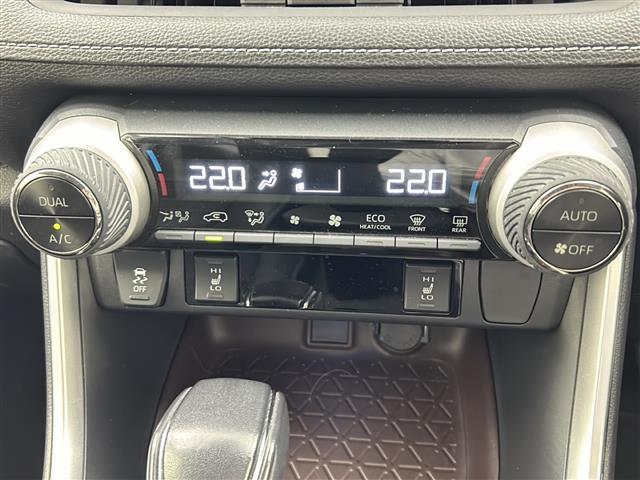 RAV4 ハイブリッドG 純正ナビ パノラマムーンルーフ トヨタセーフティセンス ブラインドスポットモニター プリクラッシュセーフティ パーキングサポートブレーキ 追従クルコン バックカメラ レザーシート シートヒーター(5枚目)