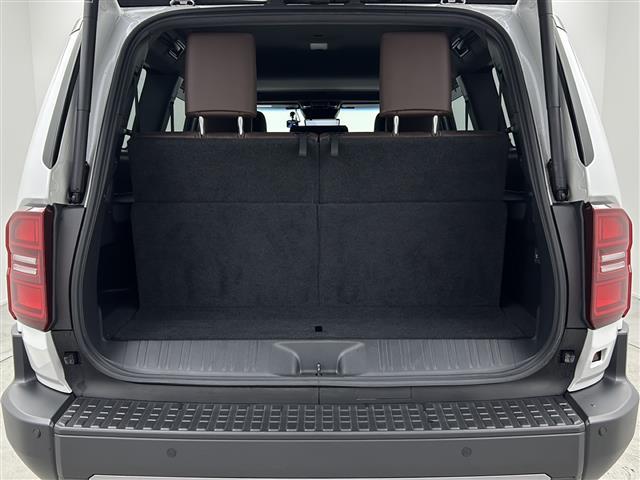 ランドクルーザー250 ZXファーストエディション 7人乗り JBLプレミアムサウンドシステム 茶色レザーシート パノラミックビューモニター 純正12.3インチディスプレイオーディオ クルーズコントロール デジタルインナーミラー 純正18インチAW(37枚目)