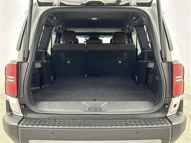 ランドクルーザー250 ZXファーストエディション 7人乗り JBLプレミアムサウンドシステム 茶色レザーシート パノラミックビューモニター 純正12.3インチディスプレイオーディオ クルーズコントロール デジタルインナーミラー 純正18インチAW(38枚目)