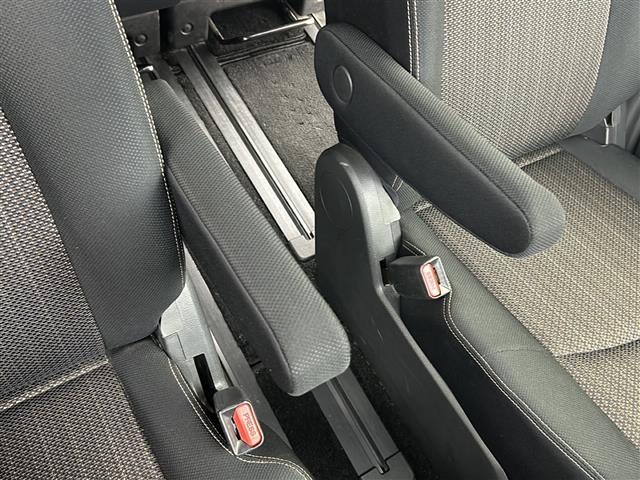 セレナ HWS S HV Vセレ +SeftyII 純正8インチAW TV/CD/DVD/SD/ブルートゥース アラウンドビューモニター フリップダウンモニター 両側パワースライドドア HIDヘッドライト 純正16インチAW クルーズコントロール(11枚目)