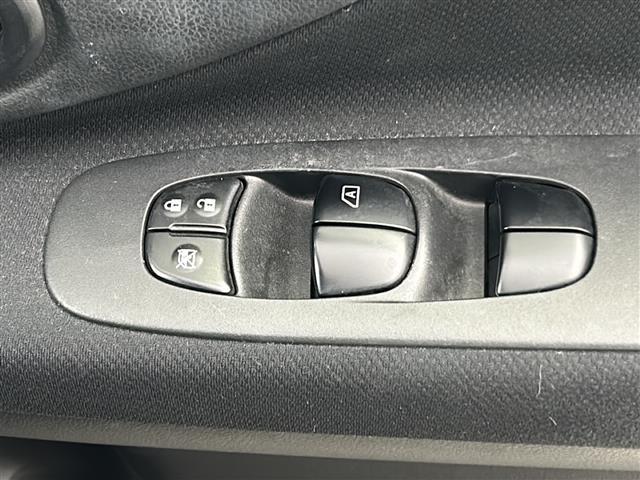 セレナ HWS S HV Vセレ +SeftyII 純正8インチAW TV/CD/DVD/SD/ブルートゥース アラウンドビューモニター フリップダウンモニター 両側パワースライドドア HIDヘッドライト 純正16インチAW クルーズコントロール(25枚目)