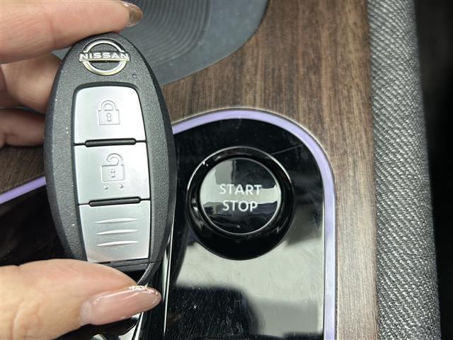 オーラ G レザーエディション NissanConnect9ナビゲーションシステム TV BT AppleCarPlay HDMI BOSEパーソナルプラスサウンドシステム 全方位カメラ デジタルインナーミラー レザーシート ETC(8枚目)